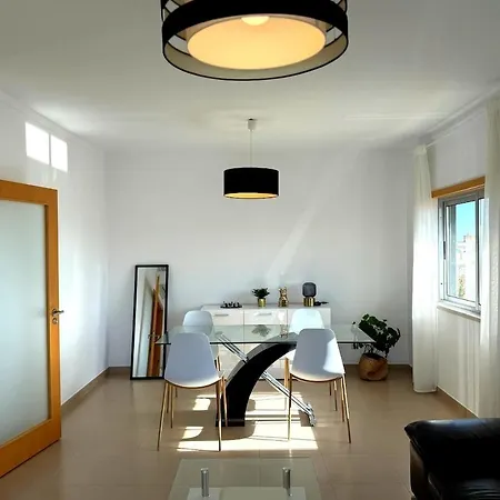 Modern House In Albufeira
