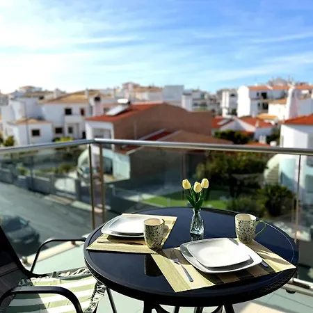 Modern House In Albufeira